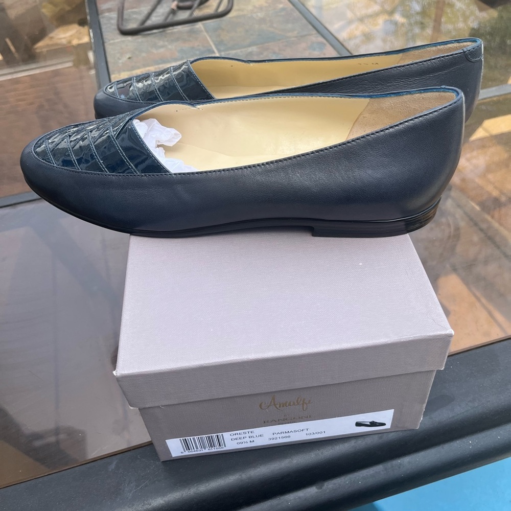 AMALFI by Rangoni Firenze Leather loafer style shoe. Italy. 9.5M. Deep Blue - Picture 6 of 10